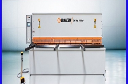 Máy cắt CNC